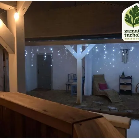 Villa Zamatos Turbolya Kishaz Es Wellness